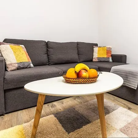 'little Little' House In The Town Center & Parking