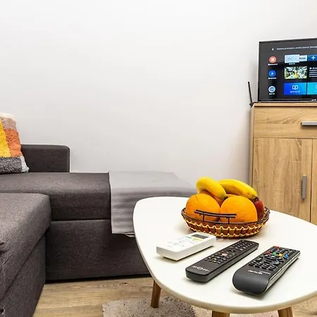 'little Little' House In The Town Center & Parking شقة بلوفديف