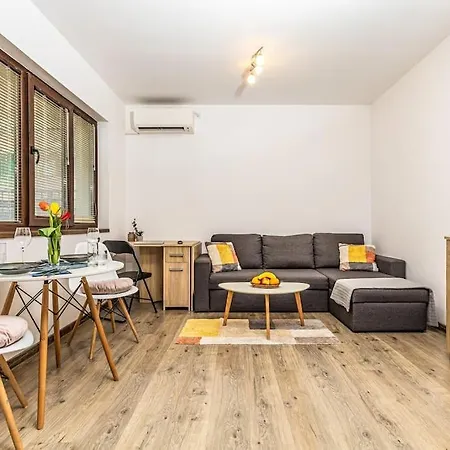 'little Little' House In The Town Center & Parking *