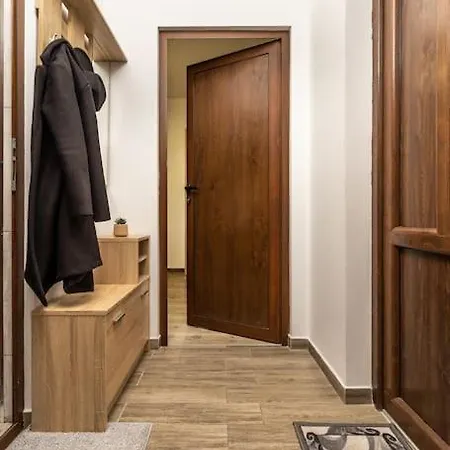 'little Little' House In The Town Center & Parking شقة