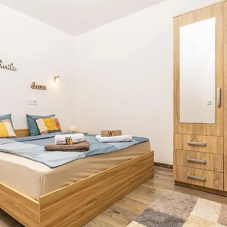 شقة 'little Little' House In The Town Center & Parking بلوفديف