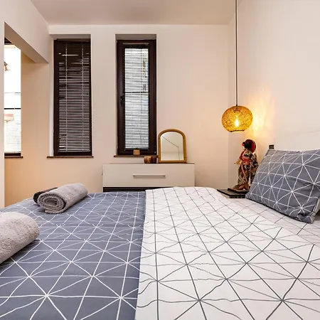 'little Little' House In The Town Center & Parking شقة