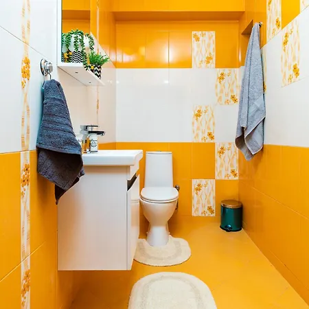 'little Little' House In The Town Center & Parking