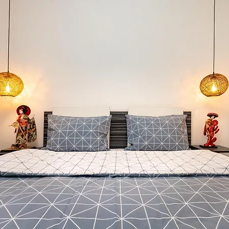 'little Little' House In The Town Center & Parking