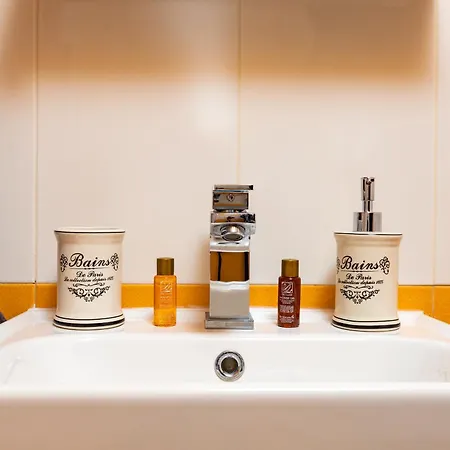 'little Little' House In The Town Center & Parking شقة *