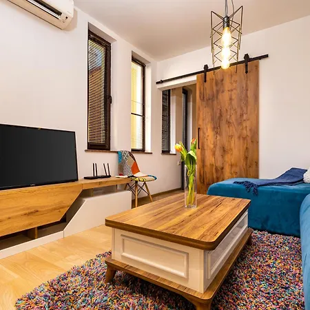 'little Little' House In The Town Center & Parking