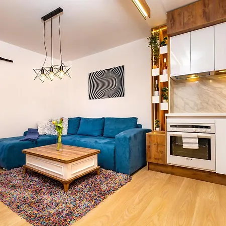 'little Little' House In The Town Center & Parking Apartment