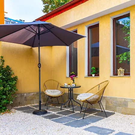 'little Little' House In The Town Center & Parking Апартаменты