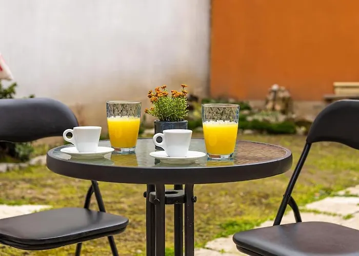 'little Little' House In The Town Center & Parking *