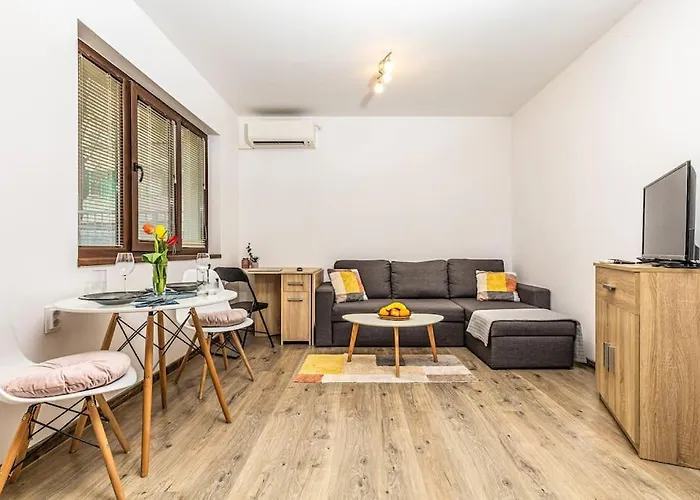 'little Little' House In The Town Center & Parking *